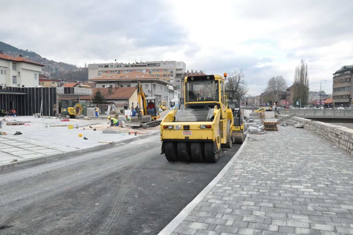 trg vijecnica asfaltiranje nov.2019