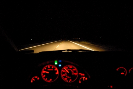 autoput iz vozila nocu