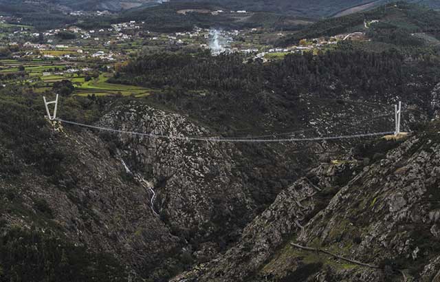 najduzi viseci pjesacki most na svijetu portugal 1